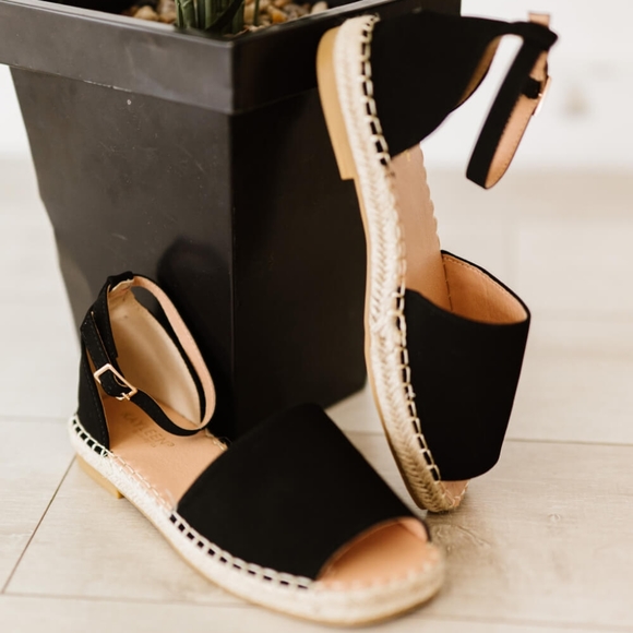 KAYLEEN Shoes - KAYLEEN Walking By Peep-Toe Espadrilles in Black